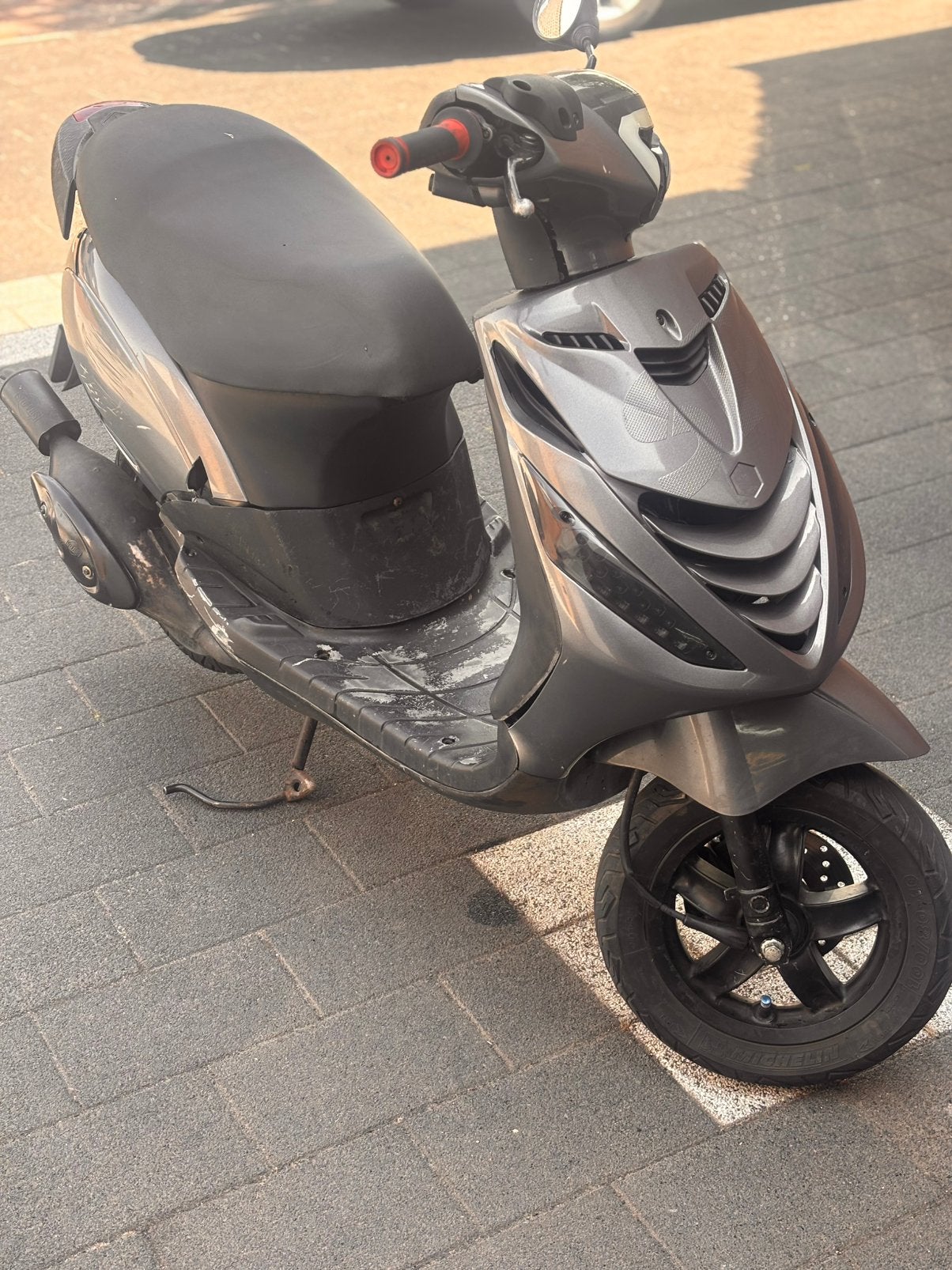 Zip 2t 70cc brom, Fietsen en Brommers, Scooters | Piaggio, Ophalen, Zo goed als nieuw, Tweetakt, Zip
