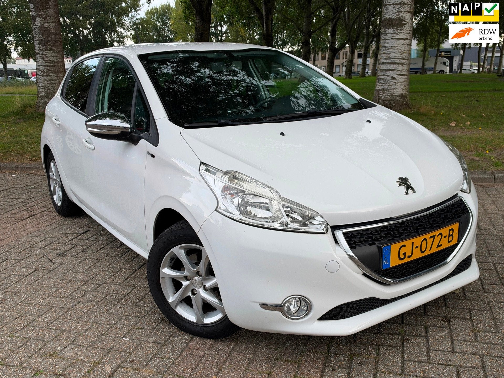 Peugeot 208 1.2 PureTech Style, Voorwielaandrijving, Gebruikt, 1199 cc, 82 pk