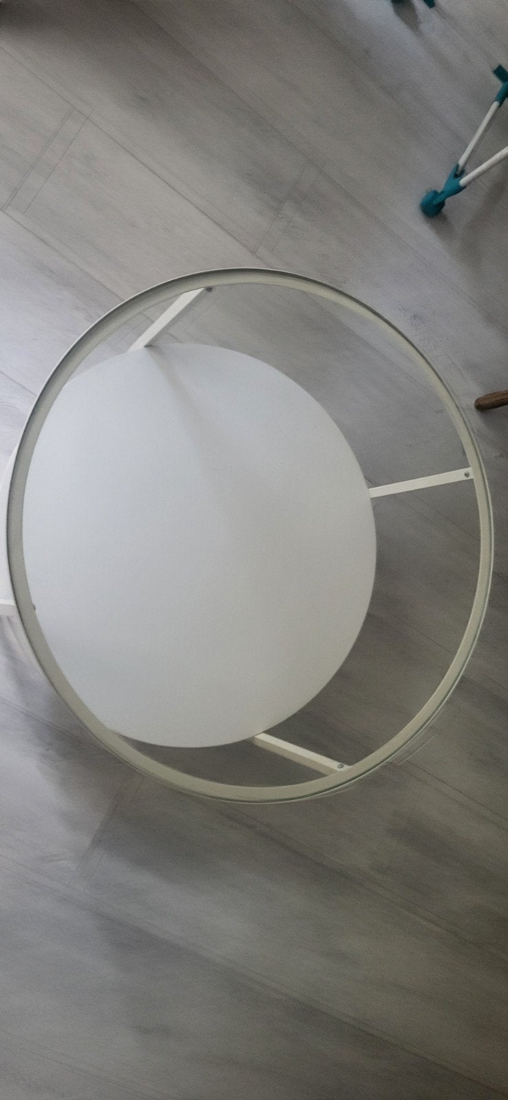 Witte ronde tafel met glazen blad, Huis en Inrichting, Ophalen, Zo goed als nieuw, Rond, Glas
