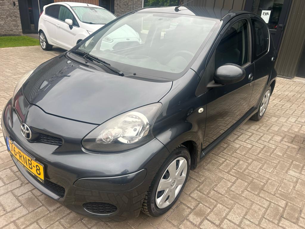 Toyota Aygo 1.0 12V Vvt-i 5DRS 2011 Grijs APK 7-2027 Airco, Auto's, Voorwielaandrijving, 4 stoelen, 68 pk, Origineel Nederlands