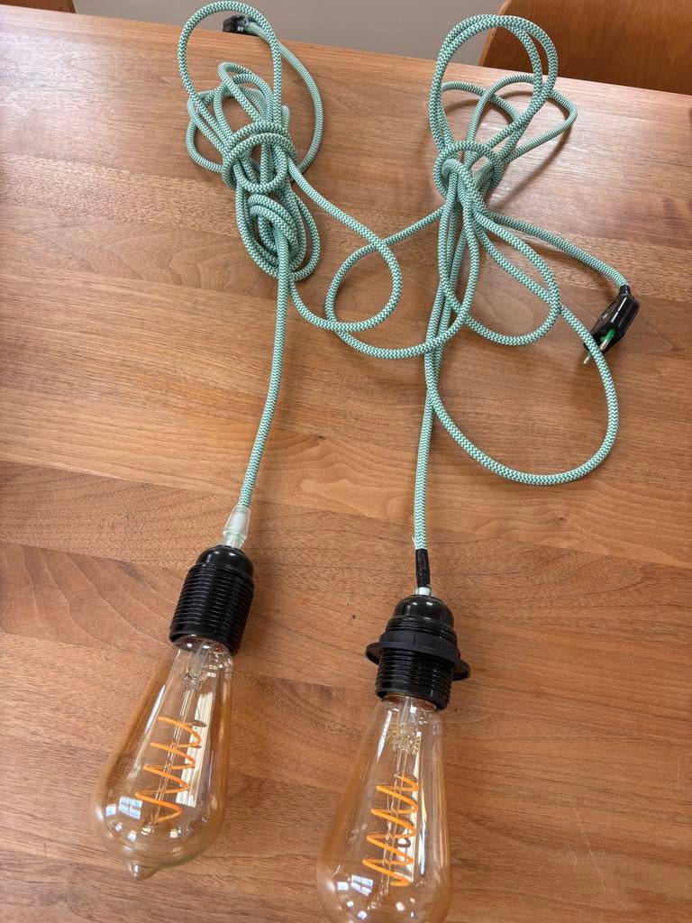 Handgemaakte Balinese lamp van linnen en pitriet, Ophalen of Verzenden, Zo goed als nieuw