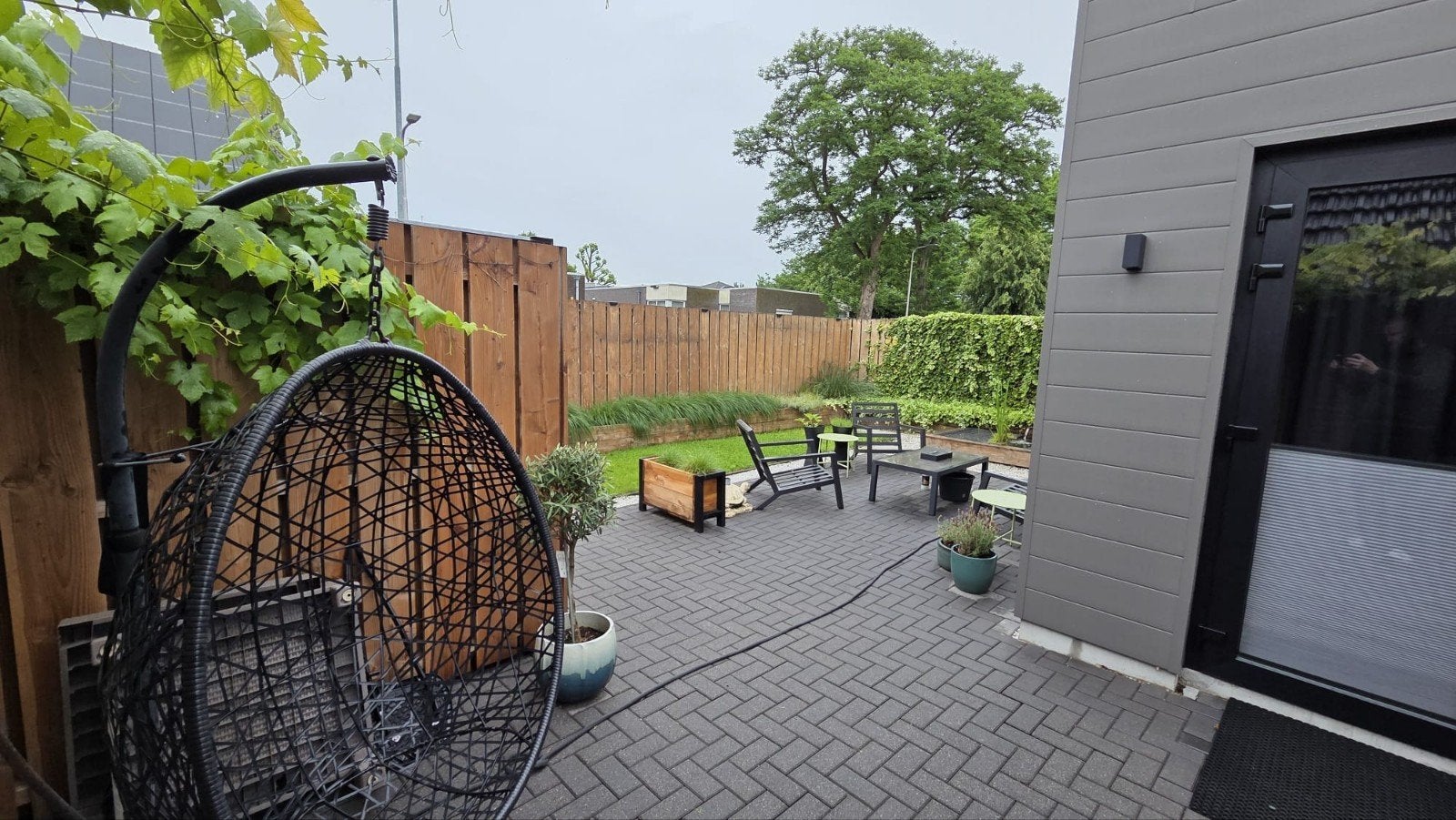 betonklinkers 8cm dik. ongeveer 90m2. GRATIS, Ophalen, Gebruikt, Klinkers, 10 m² of meer