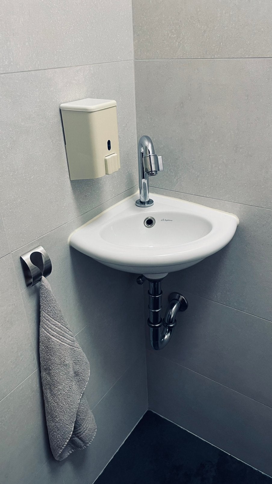 Hoekfonteintje toilet met kraan, Ophalen, Minder dan 50 cm, Gebruikt, Minder dan 100 cm