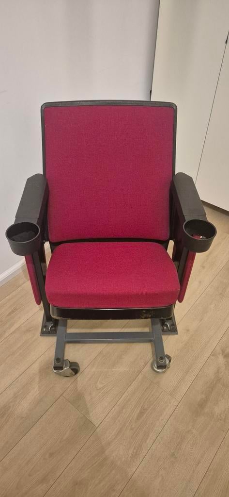 Vintage Bioscoopstoel op Wielen - Ook als Bureaustoel, Huis en Inrichting, Stoelen, Gebruikt, Eén, Kunststof, Metaal, Stof, Rood
