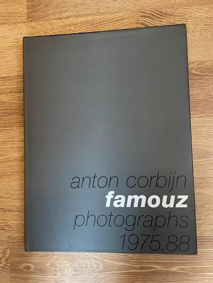 Boek: Anton Corbijn: Famouz / Photographs 1975-88., Anton Corbijn., Ophalen of Verzenden, Zo goed als nieuw, Overige onderwerpen