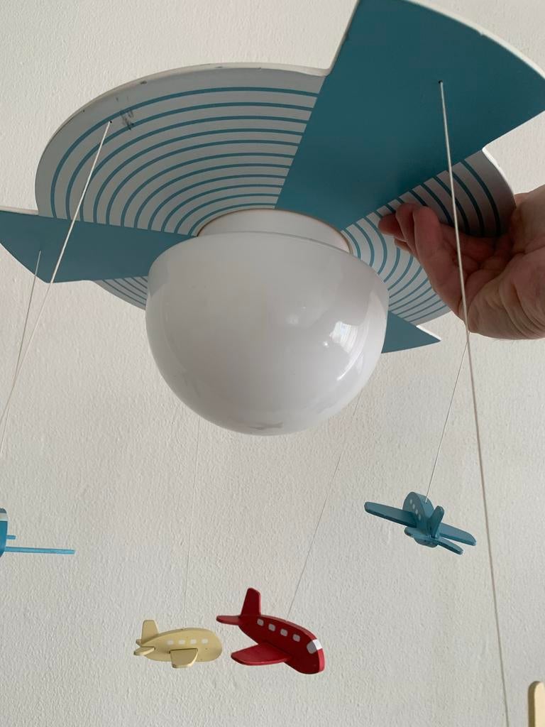Leuke Kinderplafondlamp met Vliegtuigjes - Speels & Kleurrij, Ophalen, Gebruikt, Hout