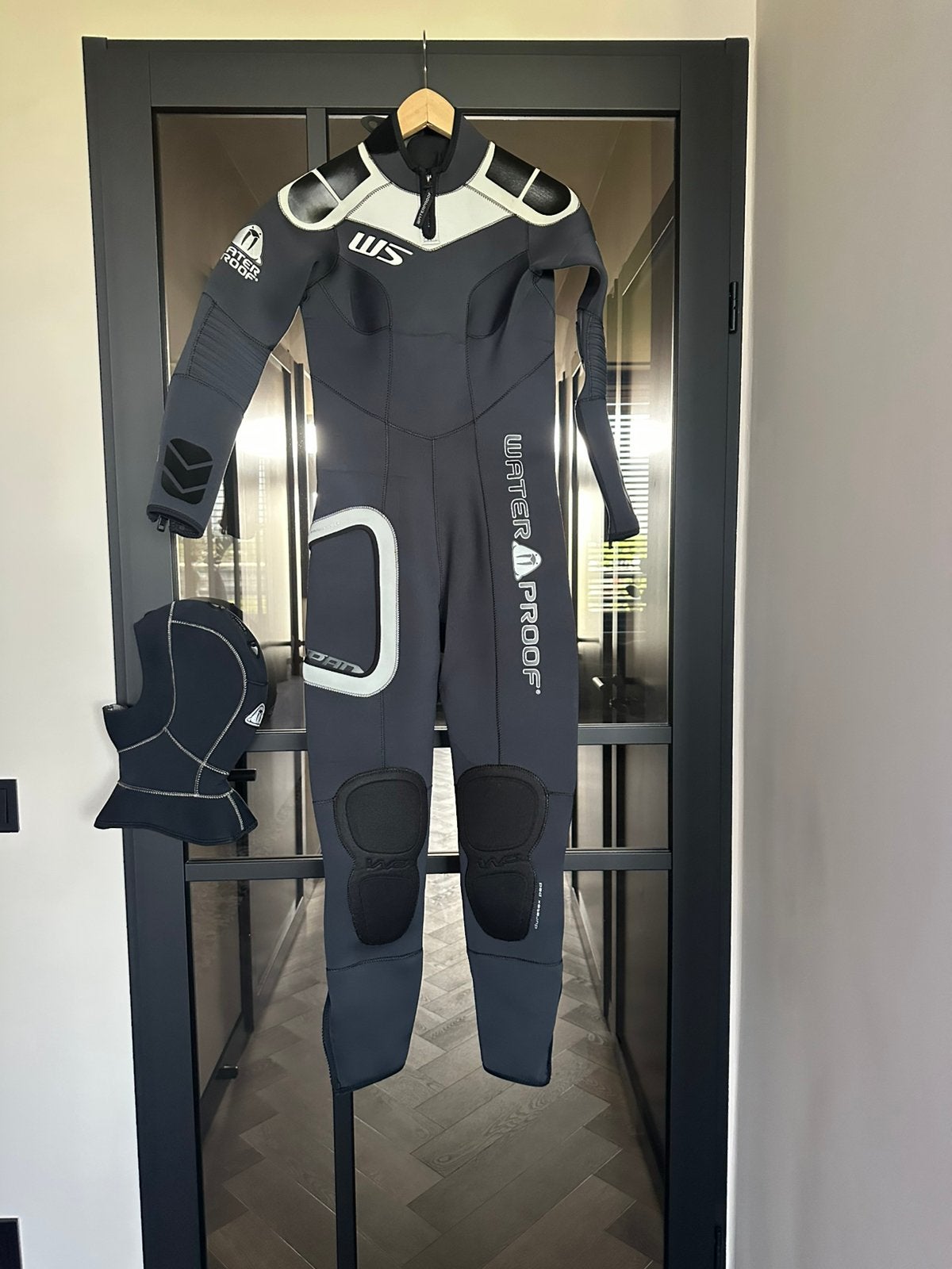 Dames + Heren wetsuit NIEUW!!, Ophalen, Nieuw, Duikpak