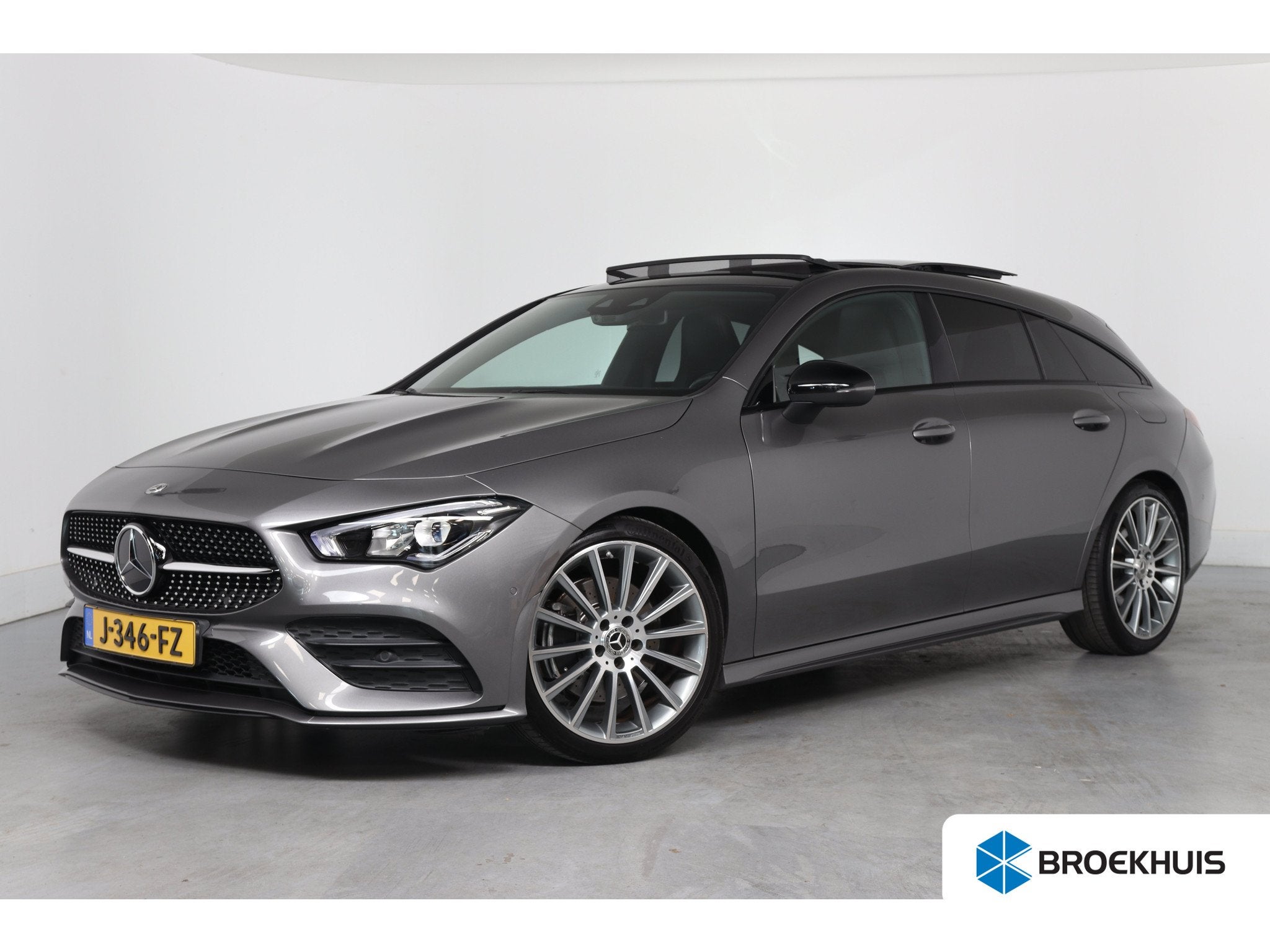 Mercedes-Benz CLA-klasse Shooting Brake 200 AMG, Auto's, Euro 6, 4 cilinders, Automatische klimaatregeling, 1600 kg