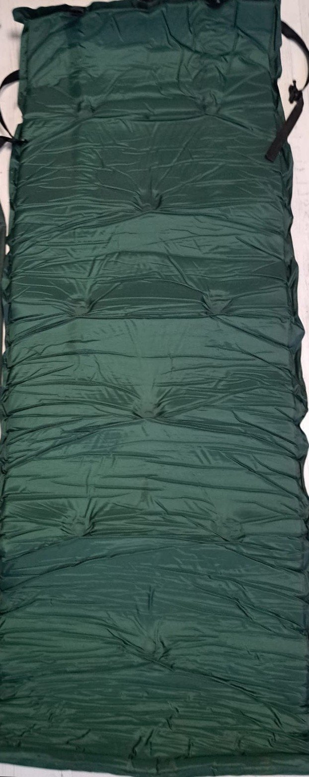 LUCHTMATRAS Zelfopblaasbaar
188 x 66 x 5 cm materiaal Polyes, Ophalen of Verzenden, Zo goed als nieuw