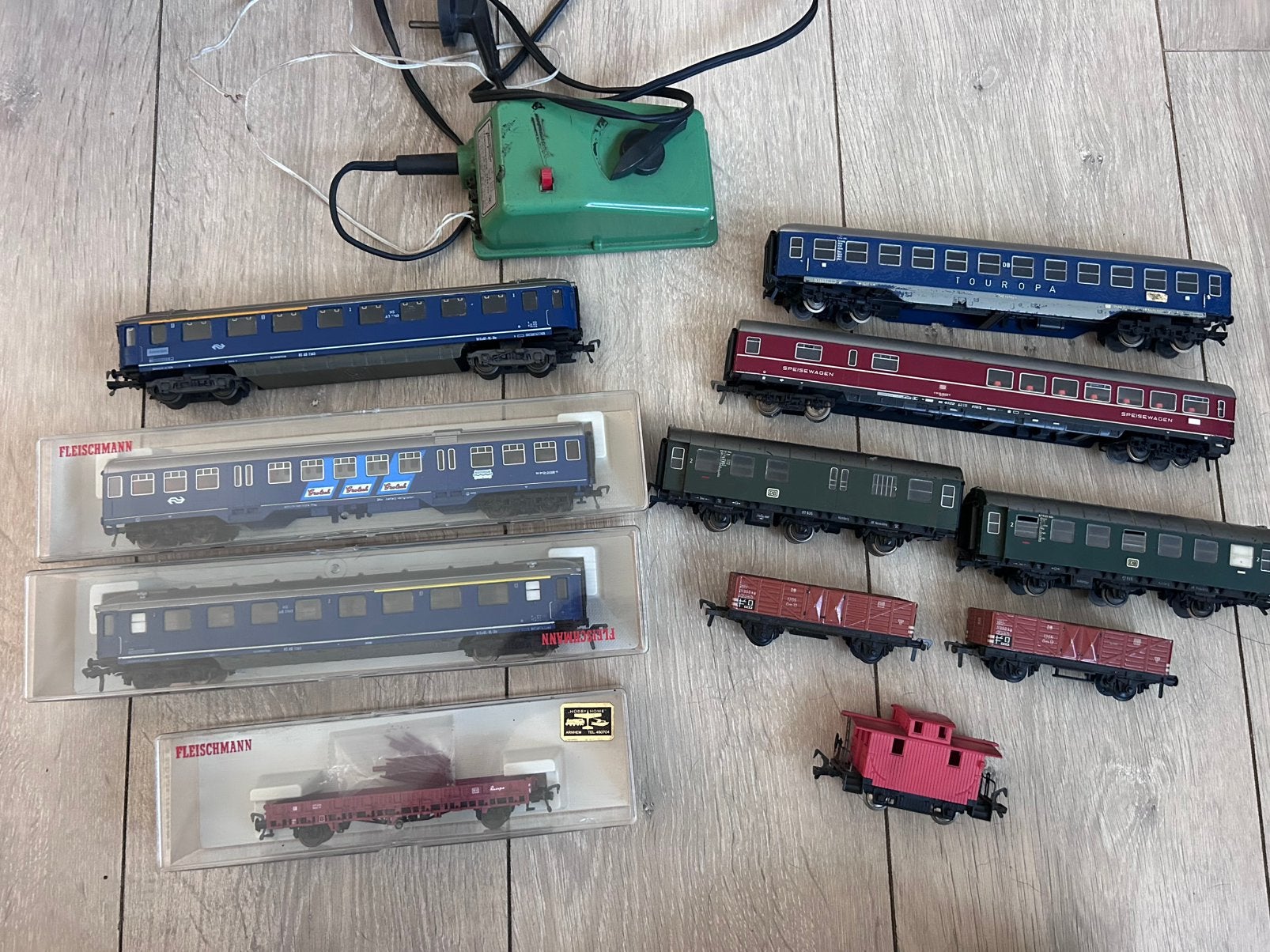 Fleischmann  wagons + transformator Type 711., Ophalen, Gelijkstroom, Fleischmann, Wagon