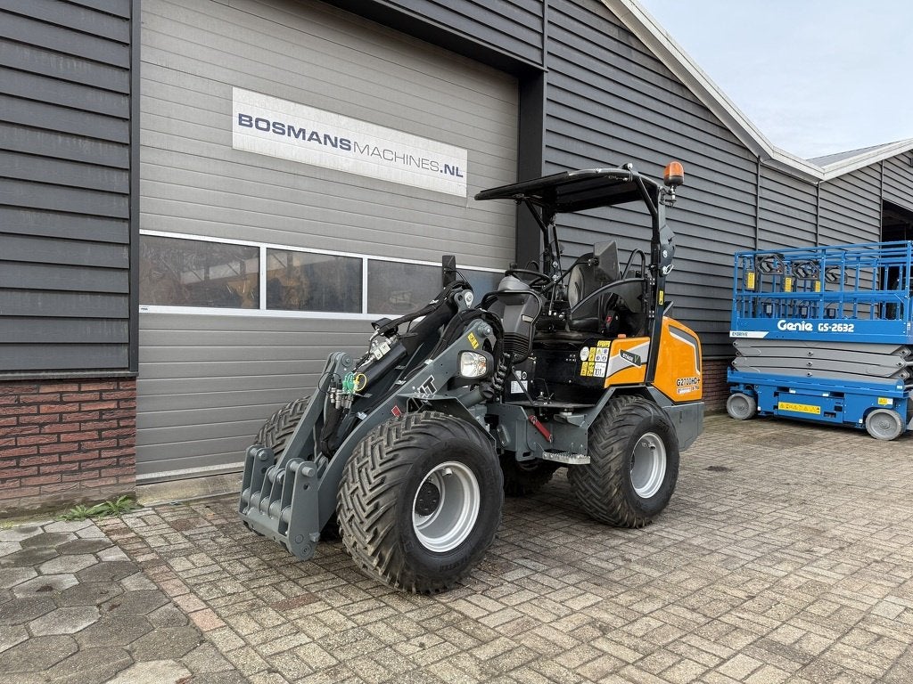 Giant G2700 X-TRA HD+ minishovel BJ 2025 445 uur €635 LEAS, Zakelijke goederen, Machines en Bouw | Kranen en Graafmachines, Tobroco