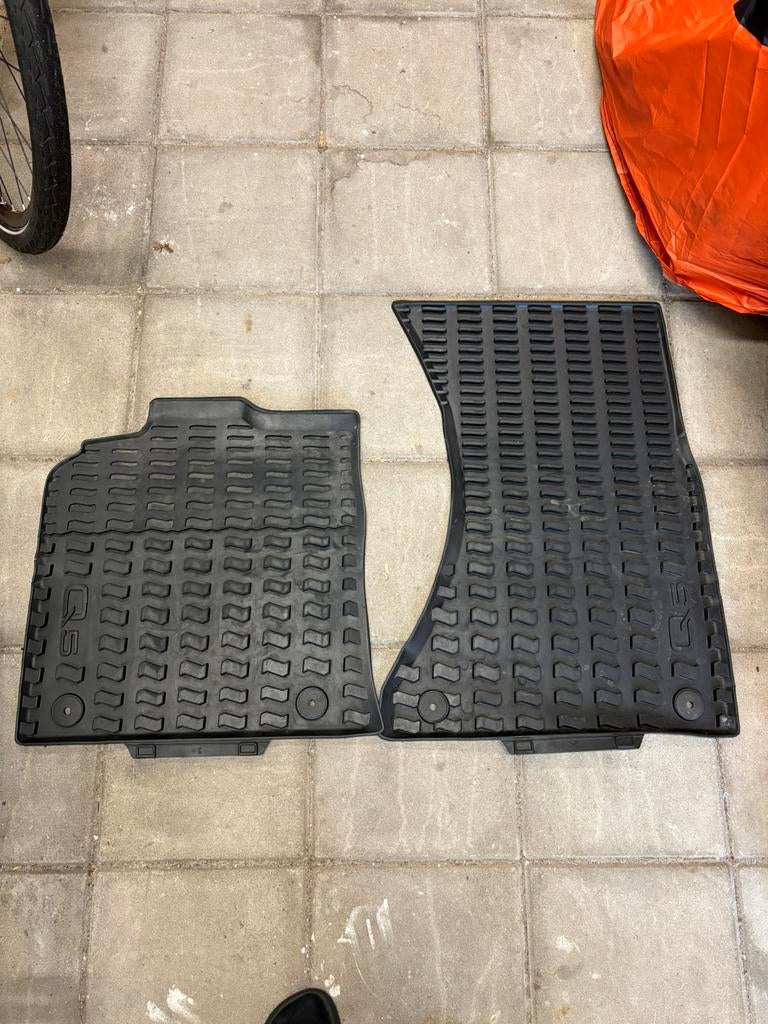 Origineel Audi Q5 Rubberen Mattenset 2-delig + 2x achtermat, Ophalen of Verzenden, Gebruikt