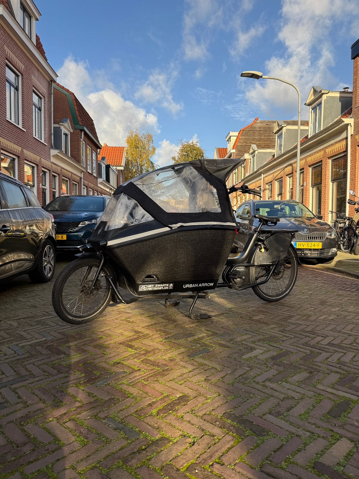 Urban Arrow Bakfiets Family Active Plus, Ophalen, Huif, 3 kinderen, Zo goed als nieuw