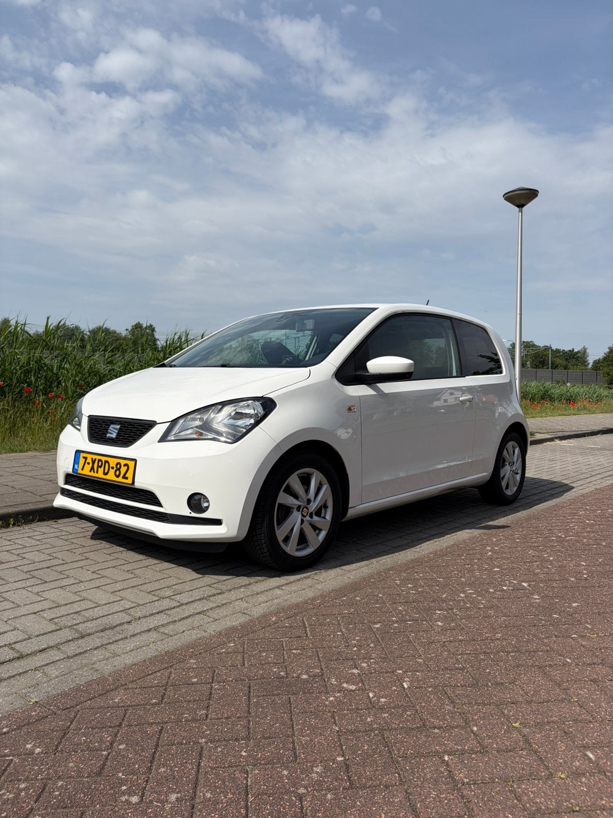 Seat Mii 1.0 Style 44KW 2014 Wit, Auto's, Voorwielaandrijving, Zwart, 840 kg, 4 stoelen