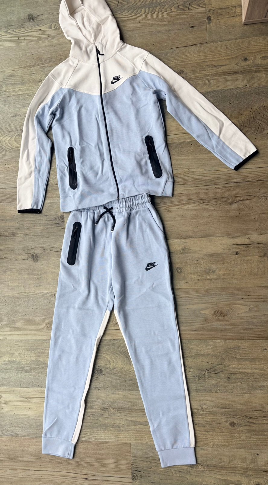 Blauw/wit Nike tech fleece pak maat 176, Ophalen of Verzenden, Zo goed als nieuw, Jongen of Meisje, Setje