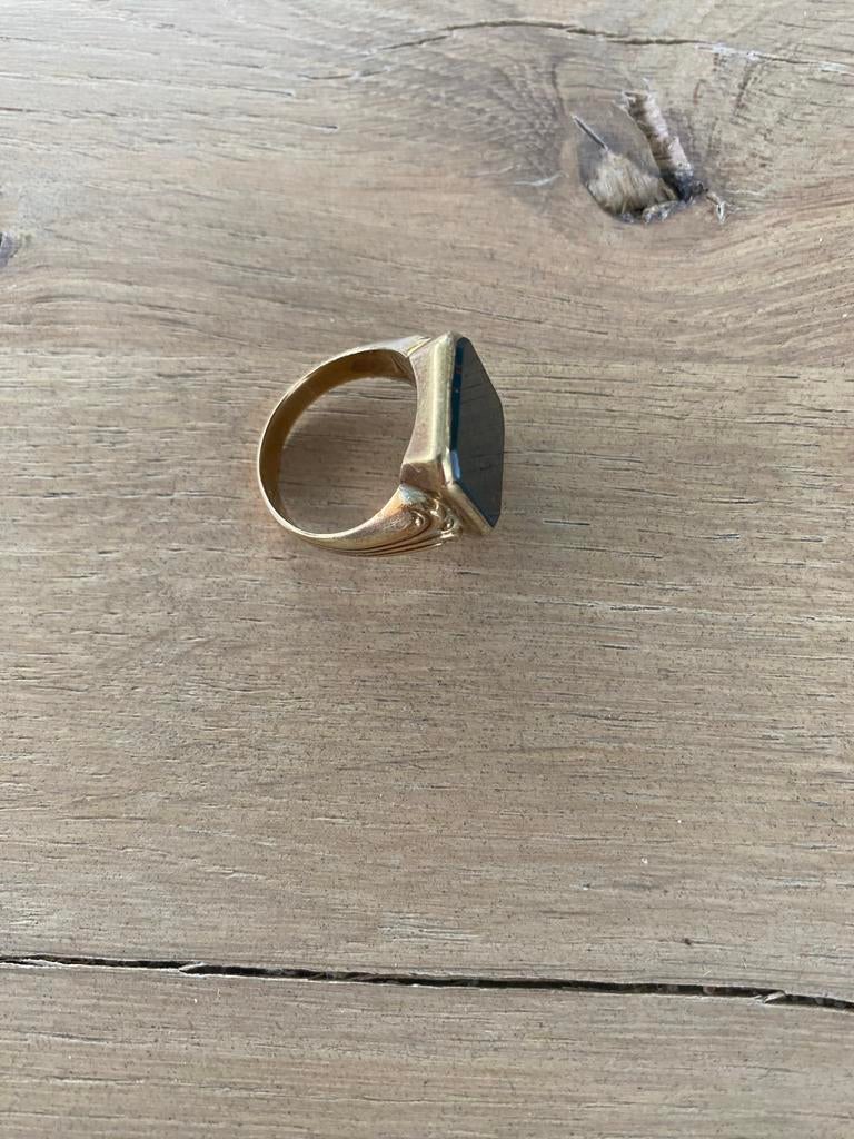 Vintage Gouden Ring met Donkere Steen, 18 tot 19, Ophalen of Verzenden, Zo goed als nieuw, Dame of Heer
