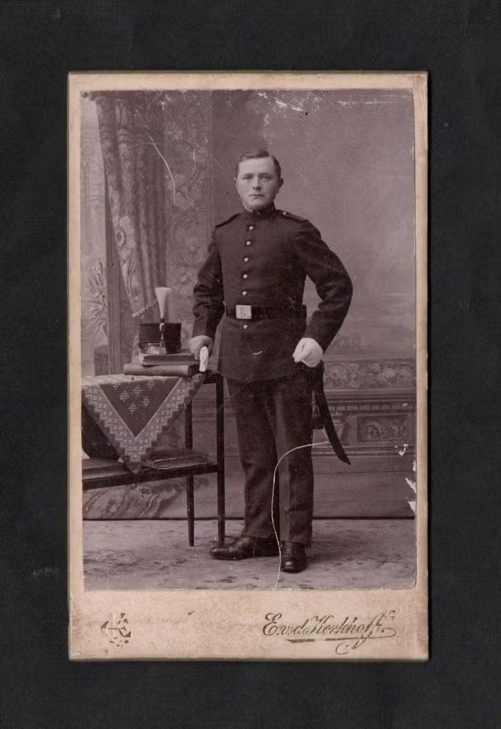Foto Militair Arnhem Amsterdam Carte de Visite v.d. Kerkhoff, Verzamelen, Foto, Ophalen of Verzenden, Zo goed als nieuw, Voor 1940