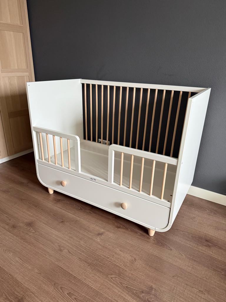MYLLRA Babybedje met lade, wit, 60x120 cm, Ophalen, Zo goed als nieuw, Ledikant