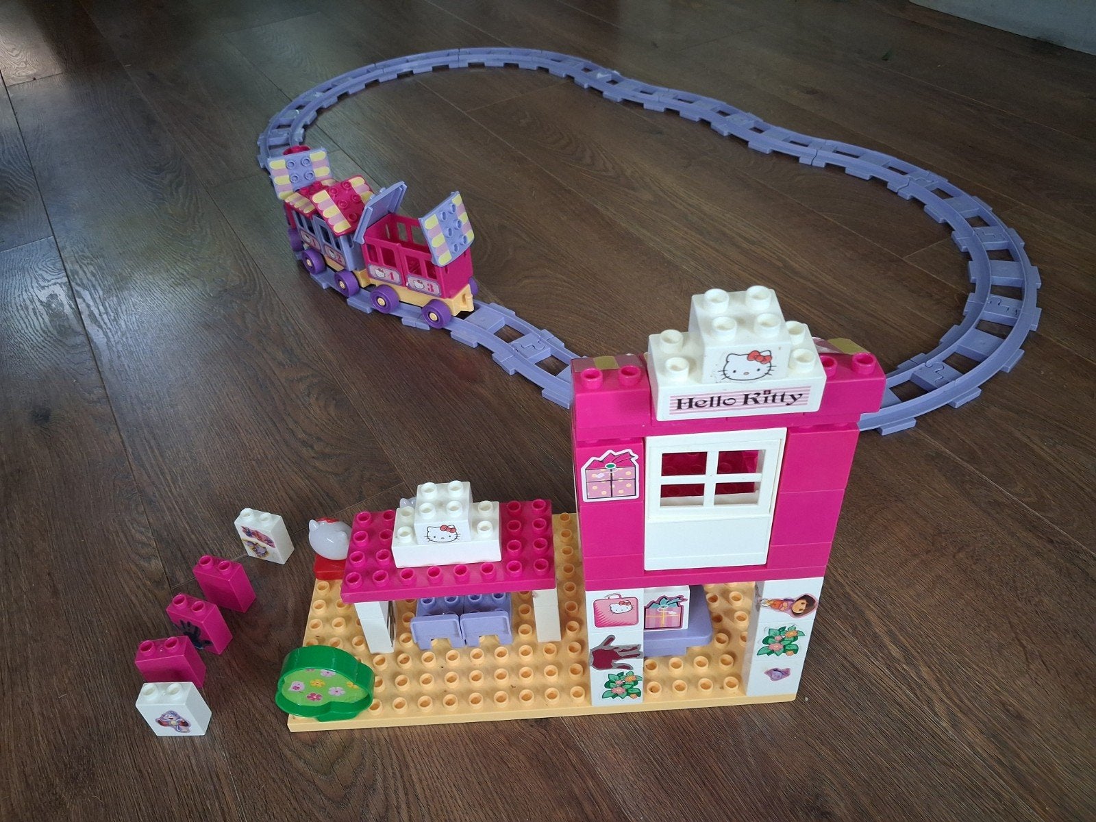 Hello Kitty Duplo treinset, Kinderen en Baby's, Speelgoed | Thomas de Trein, Ophalen of Verzenden, Gebruikt