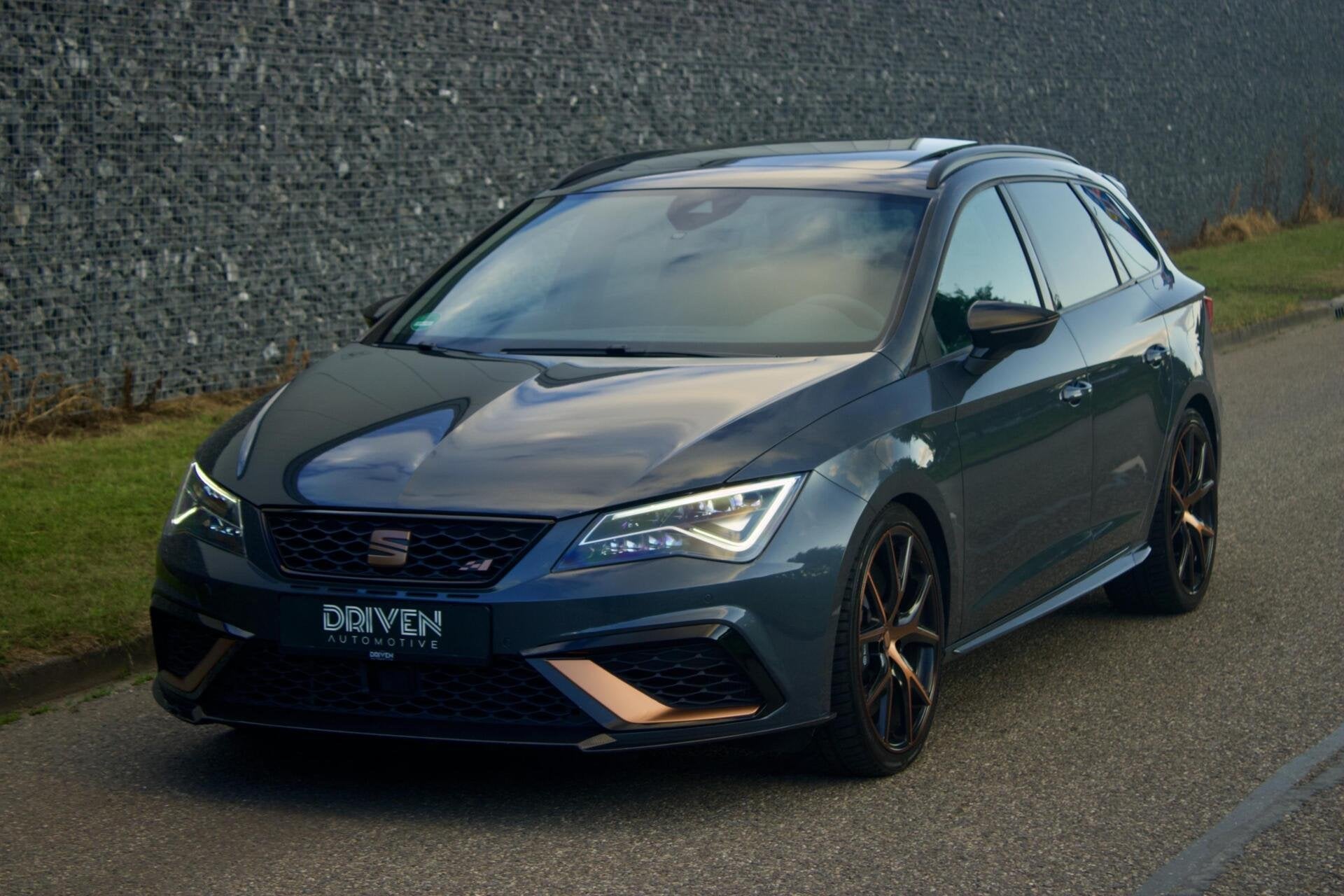 Seat Leon CUPRA R ST 300 | Brembo - Carbon - Pano - Beats