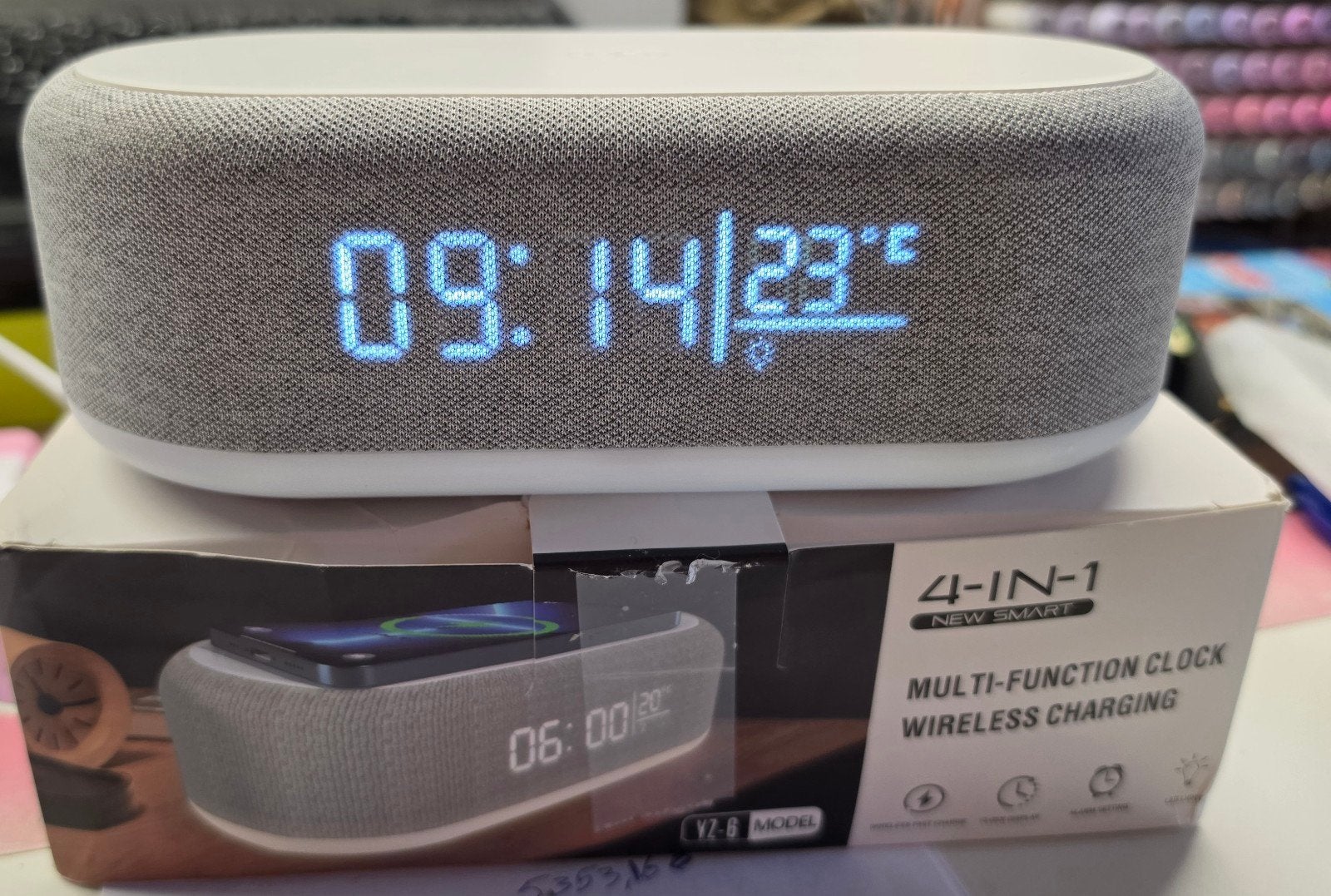 4-in-1 Smart Multifunctionele Klok met Draadloos Opladen, Grijs, Met thermometer, Nieuw, Ophalen of Verzenden