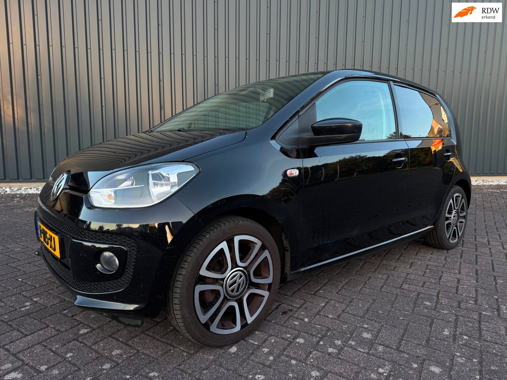 Volkswagen Up! 1.0 high up! AUTOMAAT + AIRCO + TREKHAAK, Euro 5, Stof, Gebruikt, Up!