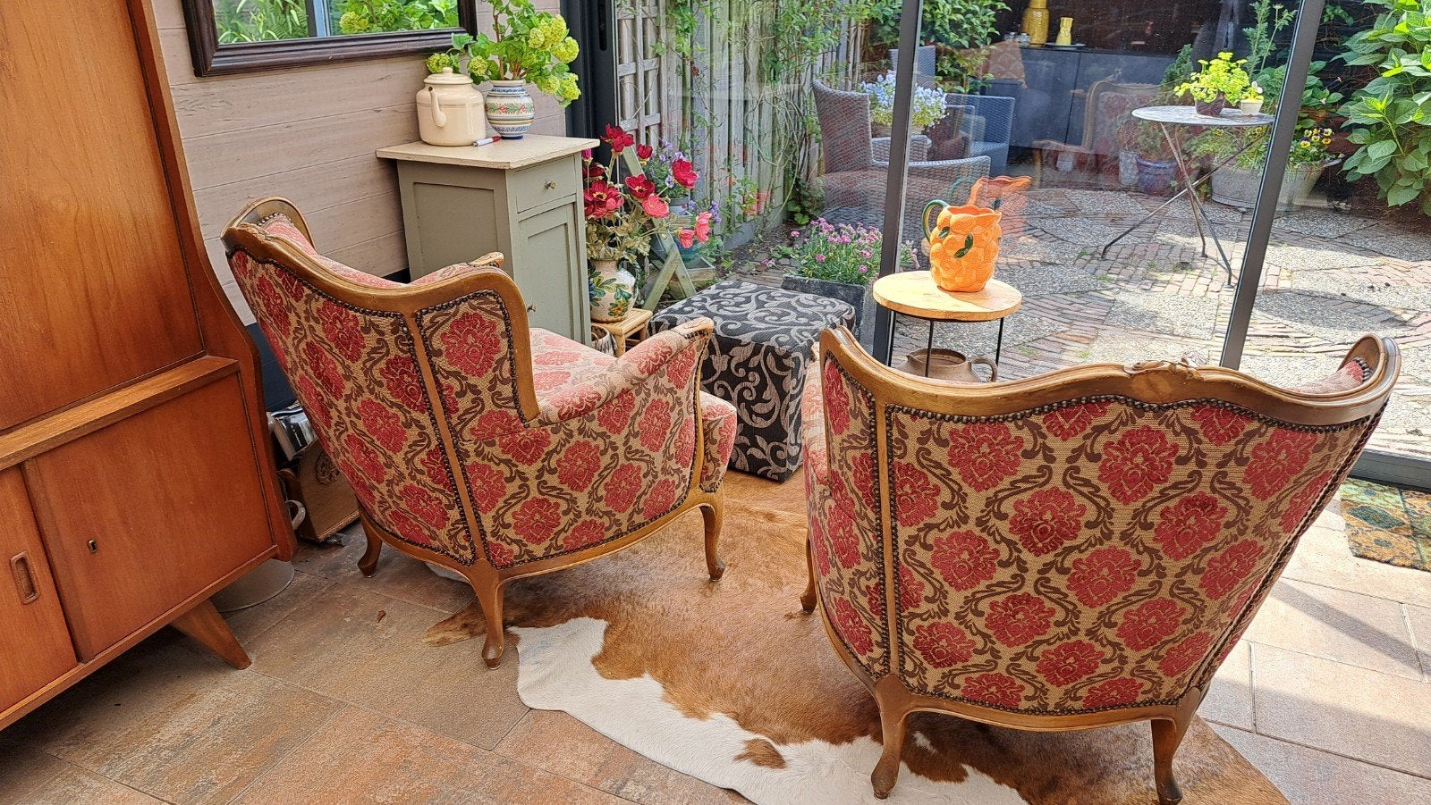 antieke stoeltjes, vintage fauteuil in Louis XV-stijl, Ophalen