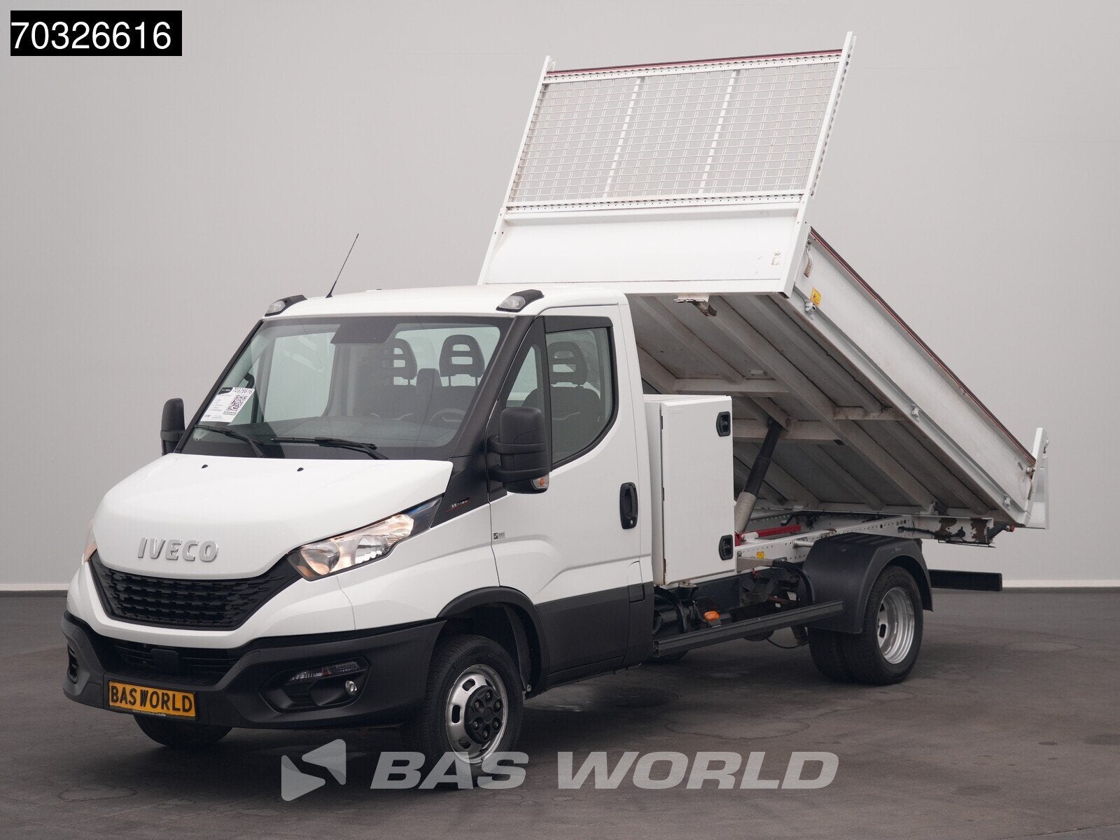 Iveco Daily 35C16 3.0L Kipper met Kist Dubbellucht 3,5t Trek, Auto's, Stof, Gebruikt, Euro 6, 4 cilinders