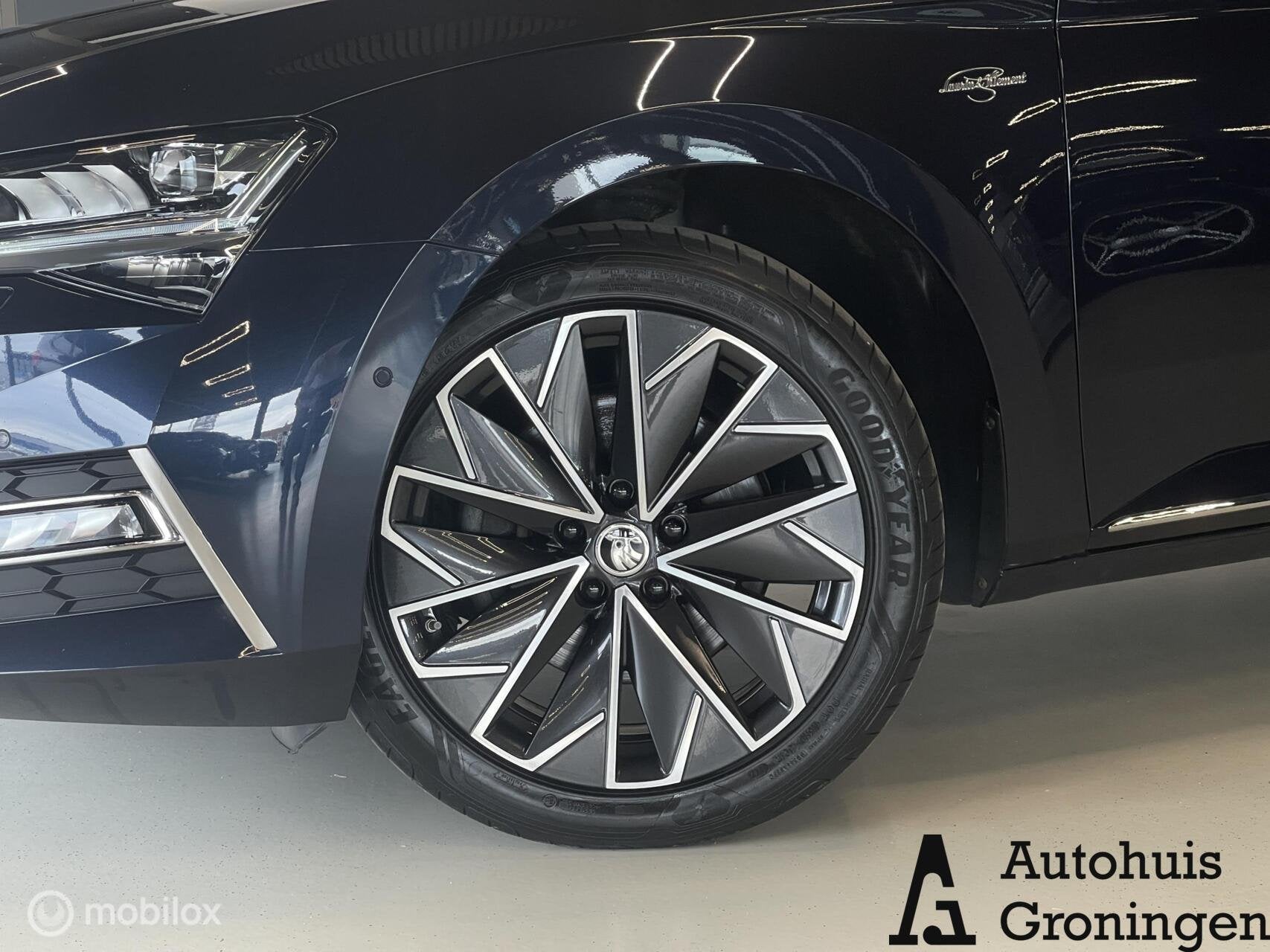 Skoda Superb Combi iV Laurin & Klement | Massage | Ventilati, Auto's, Skoda, Gebruikt, 4 cilinders, Blauw, Adaptive Cruise Control