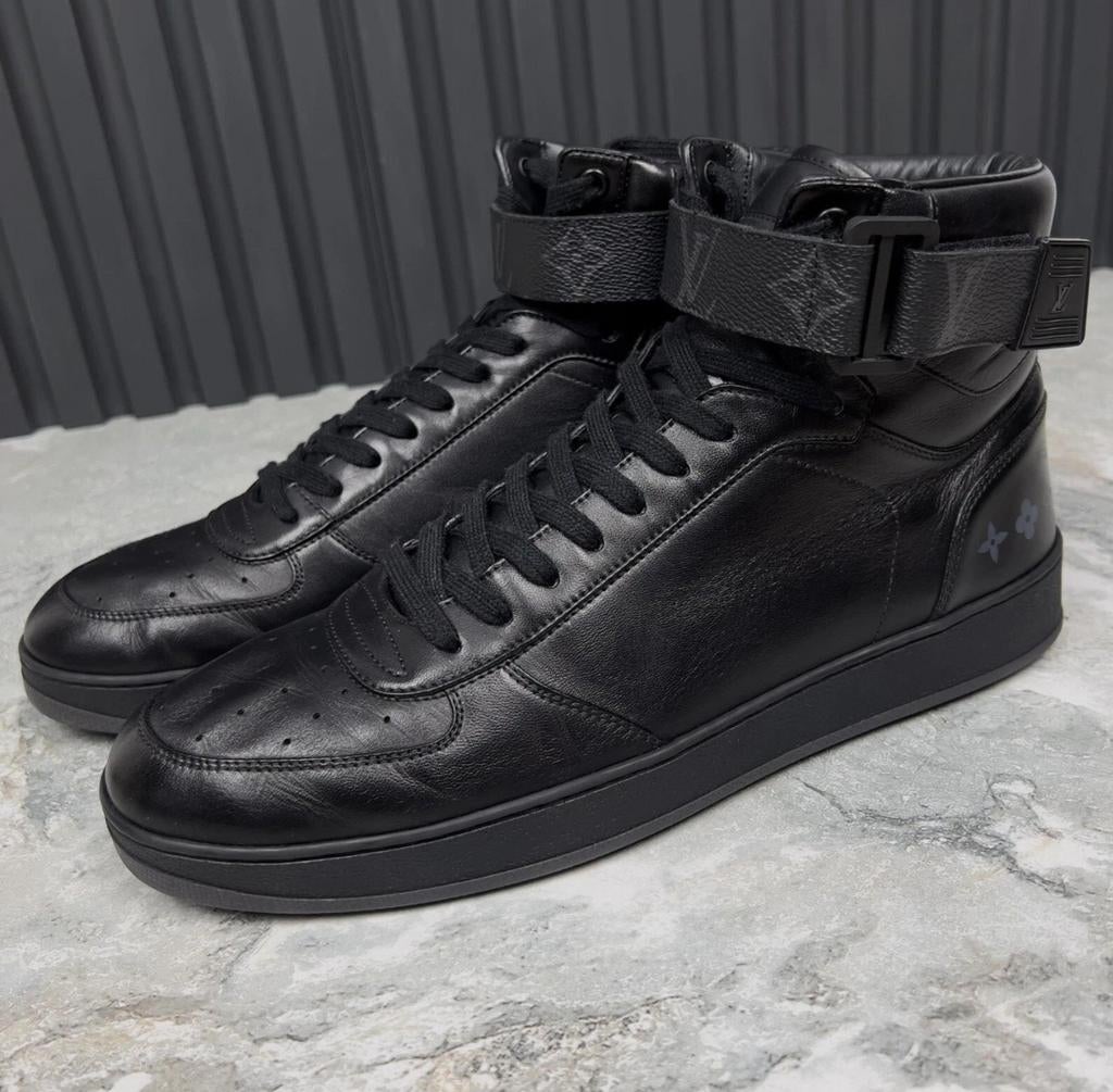 Louis Vuitton Rivoli High Top Monogram Sneaker Black, Zwart, Ophalen of Verzenden, Zo goed als nieuw, Louis Vuitton