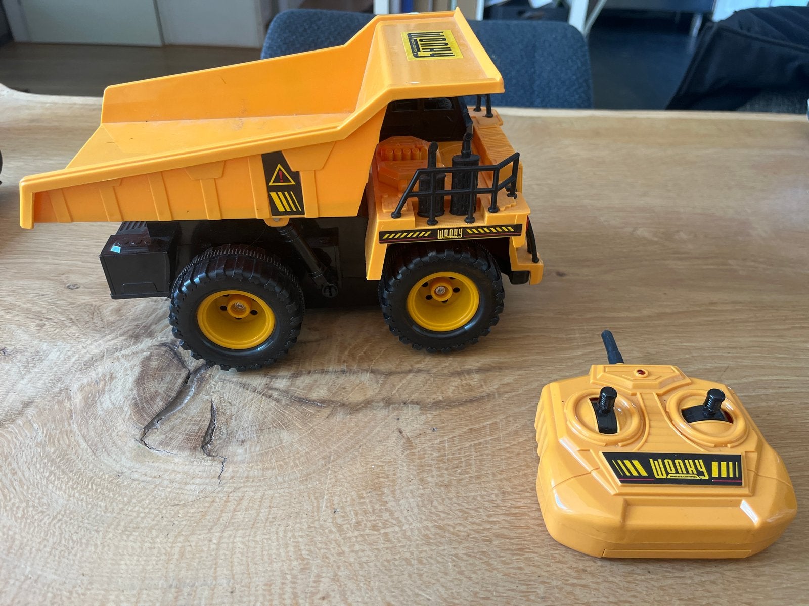 Wonky afstand bestuurbare kiepwagen, Overige merken, Groter dan 1:32, Ophalen of Verzenden, Zo goed als nieuw