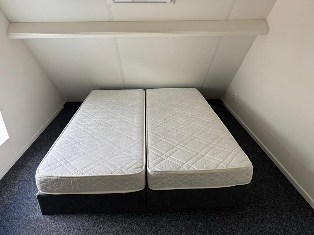 Gratis af te halen 2 losse boxspring met 2 matrassen 160x200, Ophalen, Gebruikt, Eenpersoons, 80 cm