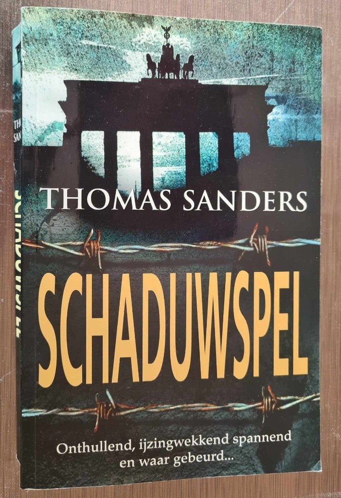 Schaduwspel - Thomas Sanders, Boeken, Ophalen of Verzenden, Gelezen, Europa overig