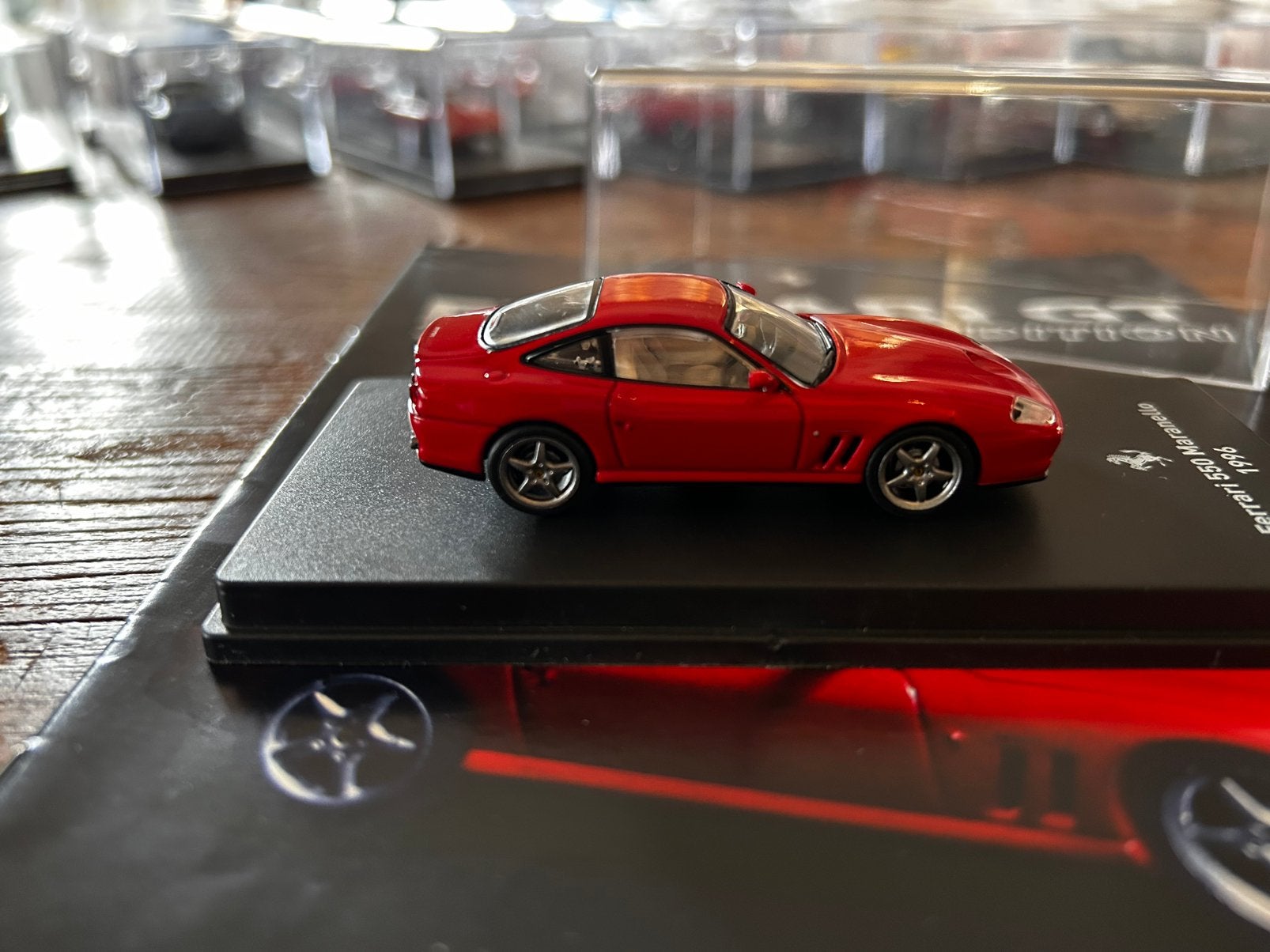 Ferrari 550 Maranello (1996) Ferrari GT 1/64 collectie, Ophalen of Verzenden, Zo goed als nieuw, Auto