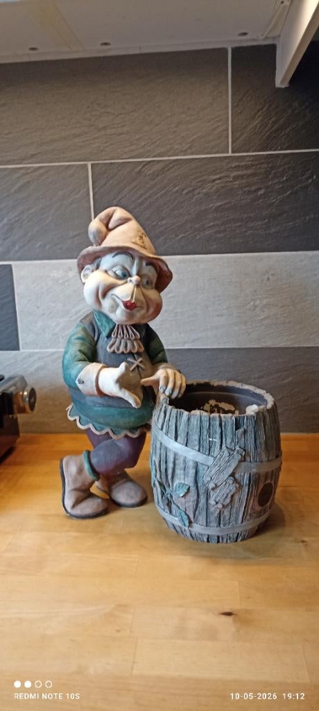 Grote laaf met ton, Ophalen, Gebruikt, Beeldje of Poppetje
