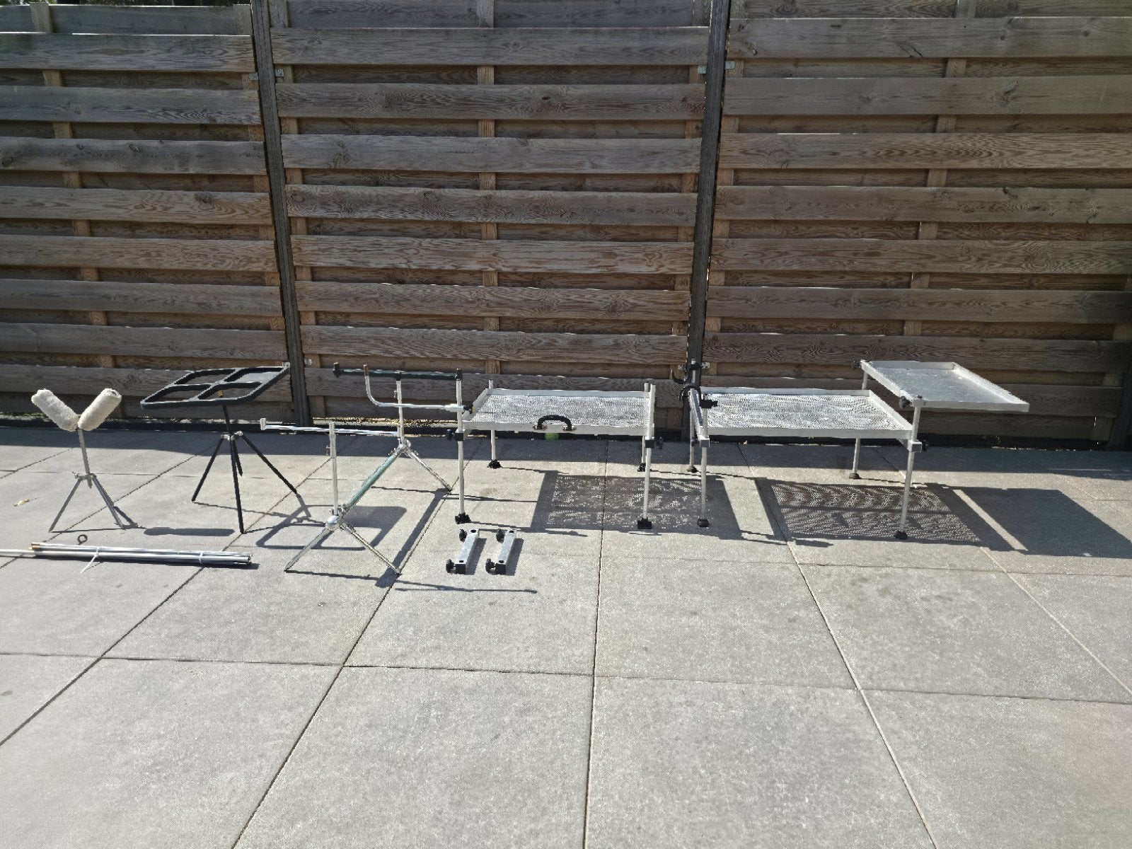 Compleet vis plateau set met hengelsteunen en accessoires, Ophalen of Verzenden, Gebruikt
