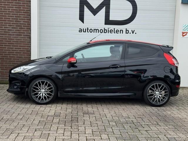 Ford Fiesta 1.0 Black Edition -Nieuwe DB riem - Cruise - LED, Voorwielaandrijving, Stof, 1028 kg, Zwart