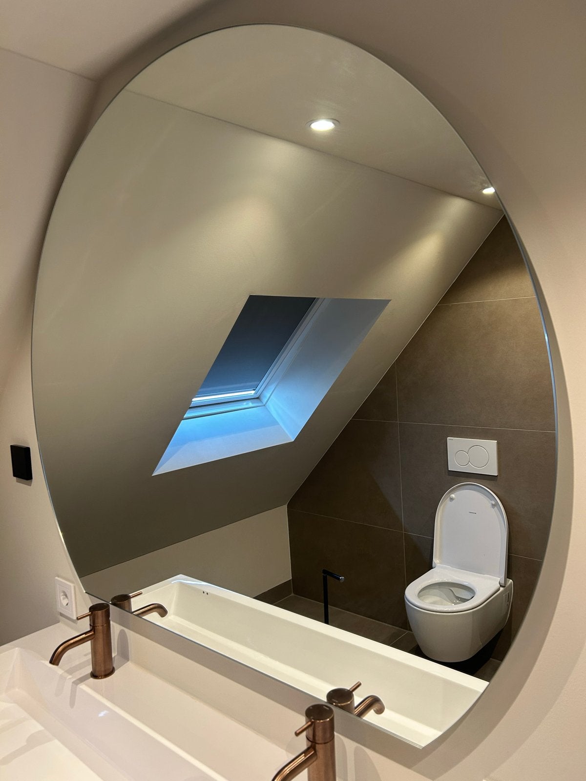 Saniclass Aura Badkamerspiegel - 120x102cm - halfrond, Huis en Inrichting, Badkamer | Badkamermeubels, Ophalen, 100 tot 150 cm
