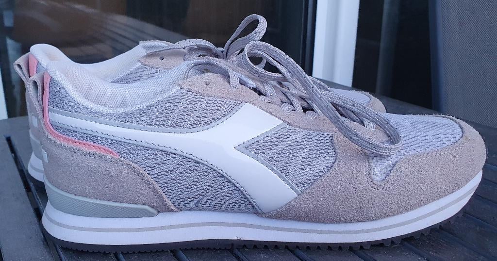 LICHTGRIJZE MET ROZE DIADORA SNEAKERS, MAAT 41, Kleding | Dames, Schoenen, Diadora, Ophalen of Verzenden, Sneakers of Gympen, Roze