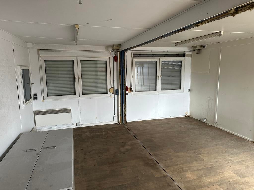 Opslag ruimte en kleedlokaal, Huizen en Kamers, Kamers te huur