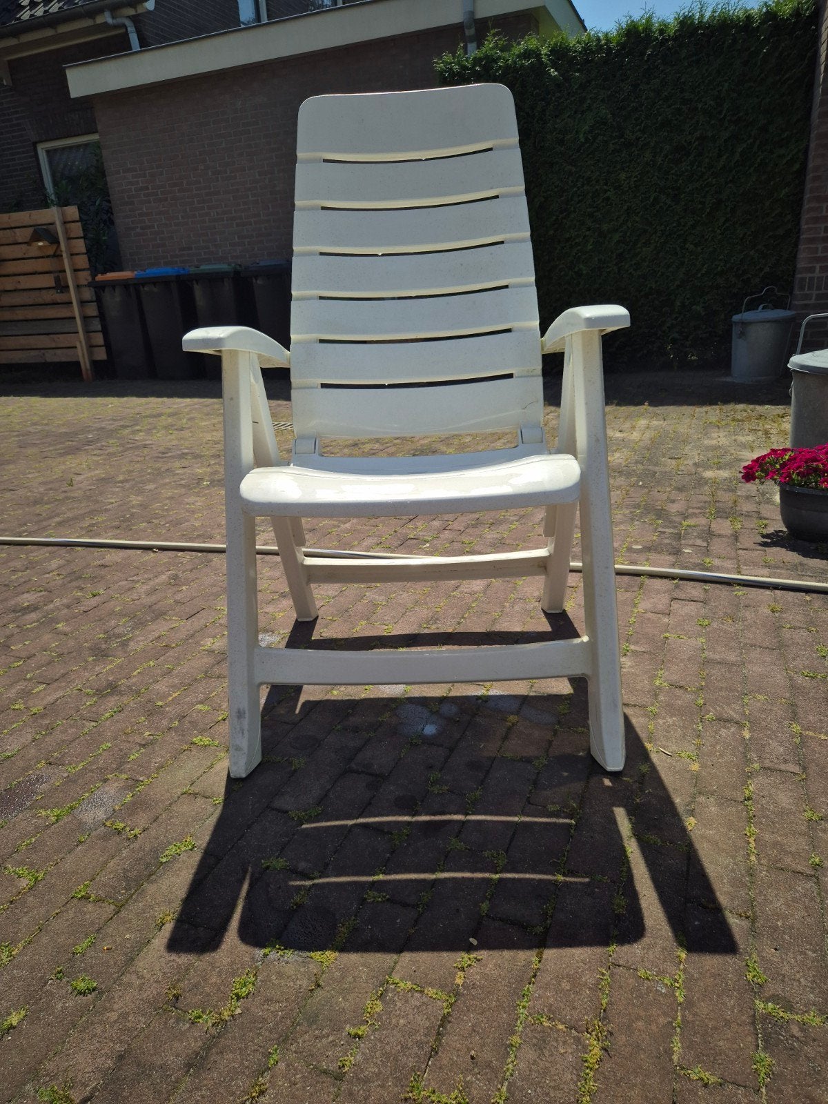 5 witte kunstof tuinstoelen, Tuin en Terras, Ophalen, Gebruikt, Kunststof, Verstelbaar