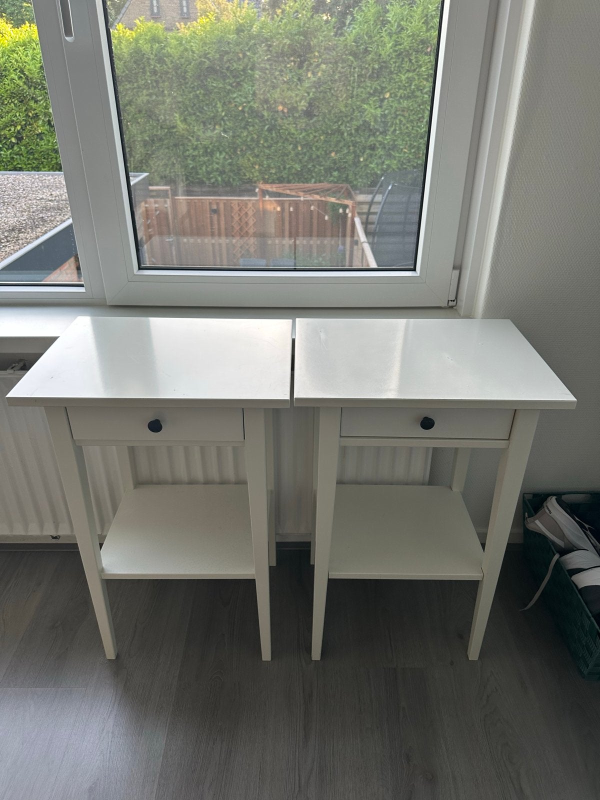 Ikea HEMNES nachtkastjes (set van 2), Huis en Inrichting, Slaapkamer | Nachtkastjes, Ophalen, Gebruikt, Minder dan 45 cm, 70 cm of meer