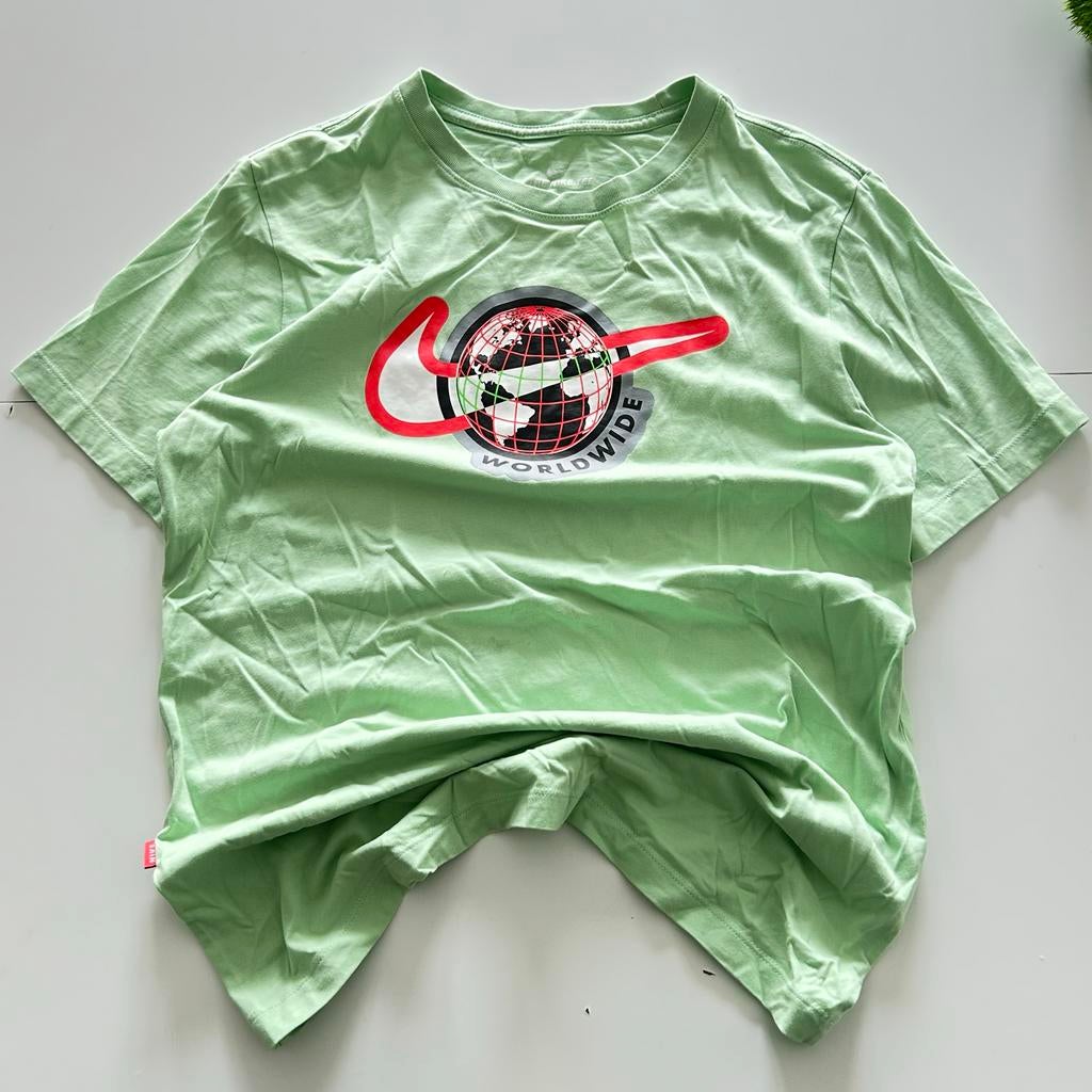 Nike Worldwide T-shirt - Lichtgroen - Maat M, Maat 38/40 (M), Ophalen of Verzenden, Zo goed als nieuw, Korte mouw