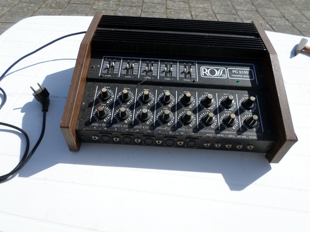 Ross PC 5100 Powered Mixer met 2 luidsprekers, Ophalen of Verzenden, Gebruikt, 5 tot 10 kanalen, Microfooningang