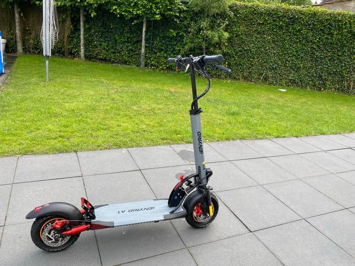 iENYRID A1 Elektrische Step 2 stuks Nieuw!!! In doos, Fietsen en Brommers, Steps, Ophalen of Verzenden, Nieuw, Elektrische step (E-scooter)