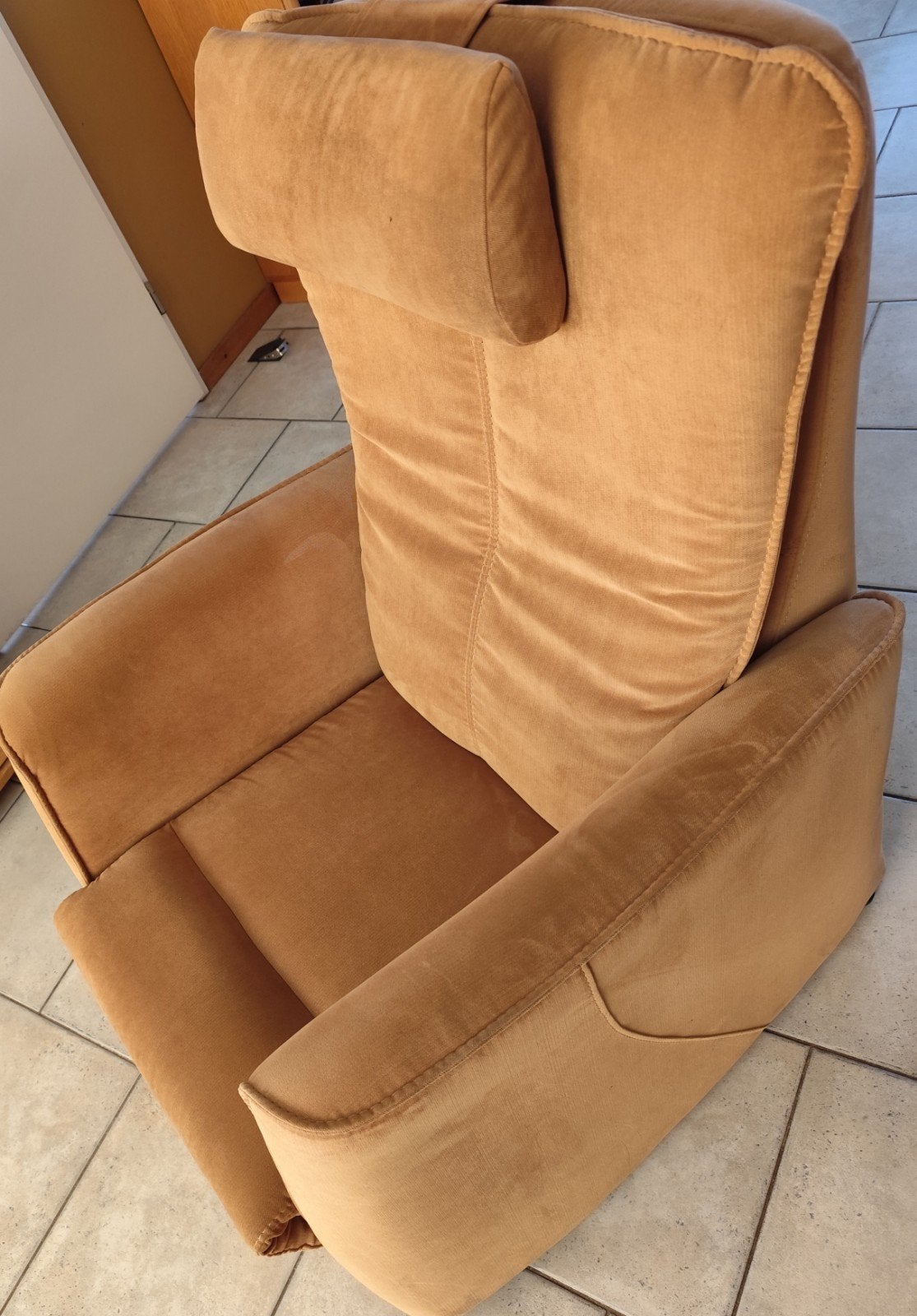 Prominent Comfortabele fauteuil met verstelbare rugleuning, Ophalen, Gebruikt, Modern comfort, 75 tot 100 cm