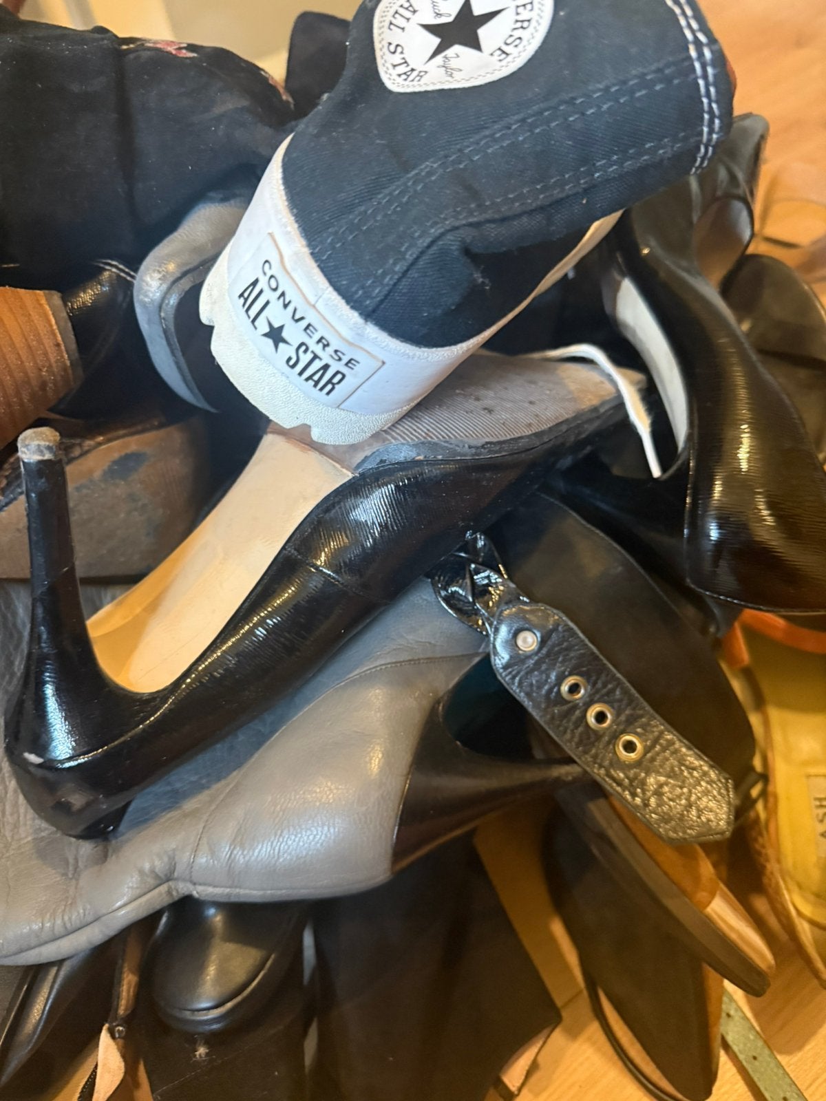 Partij merk schoenen en tassen., Ophalen of Verzenden, Zo goed als nieuw, Overige kleuren, Sneakers of Gympen