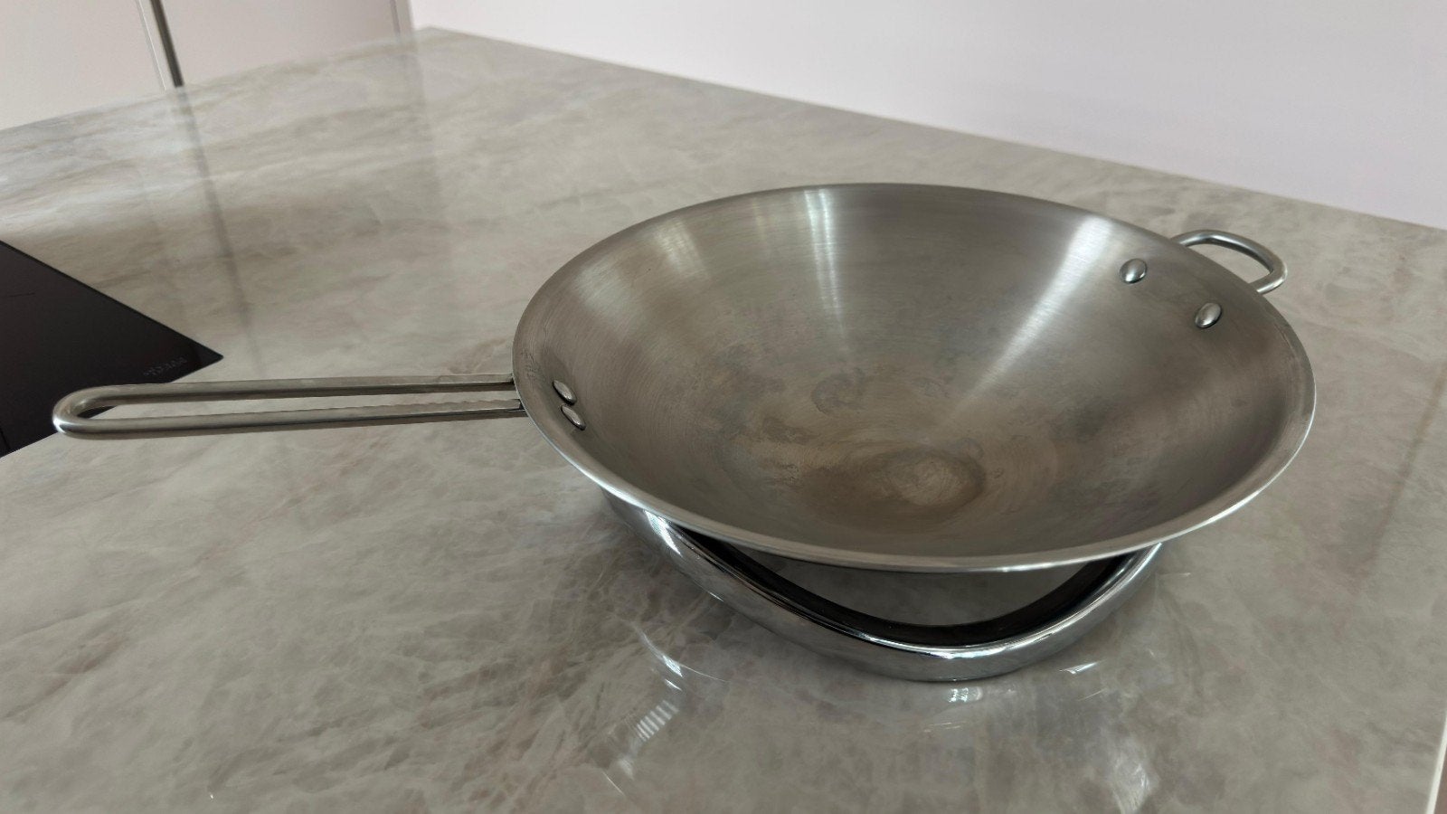 Roestvrijstalen Wokpan met Handvat en Houder, Zilver, Ophalen of Verzenden, Metaal, Overige typen