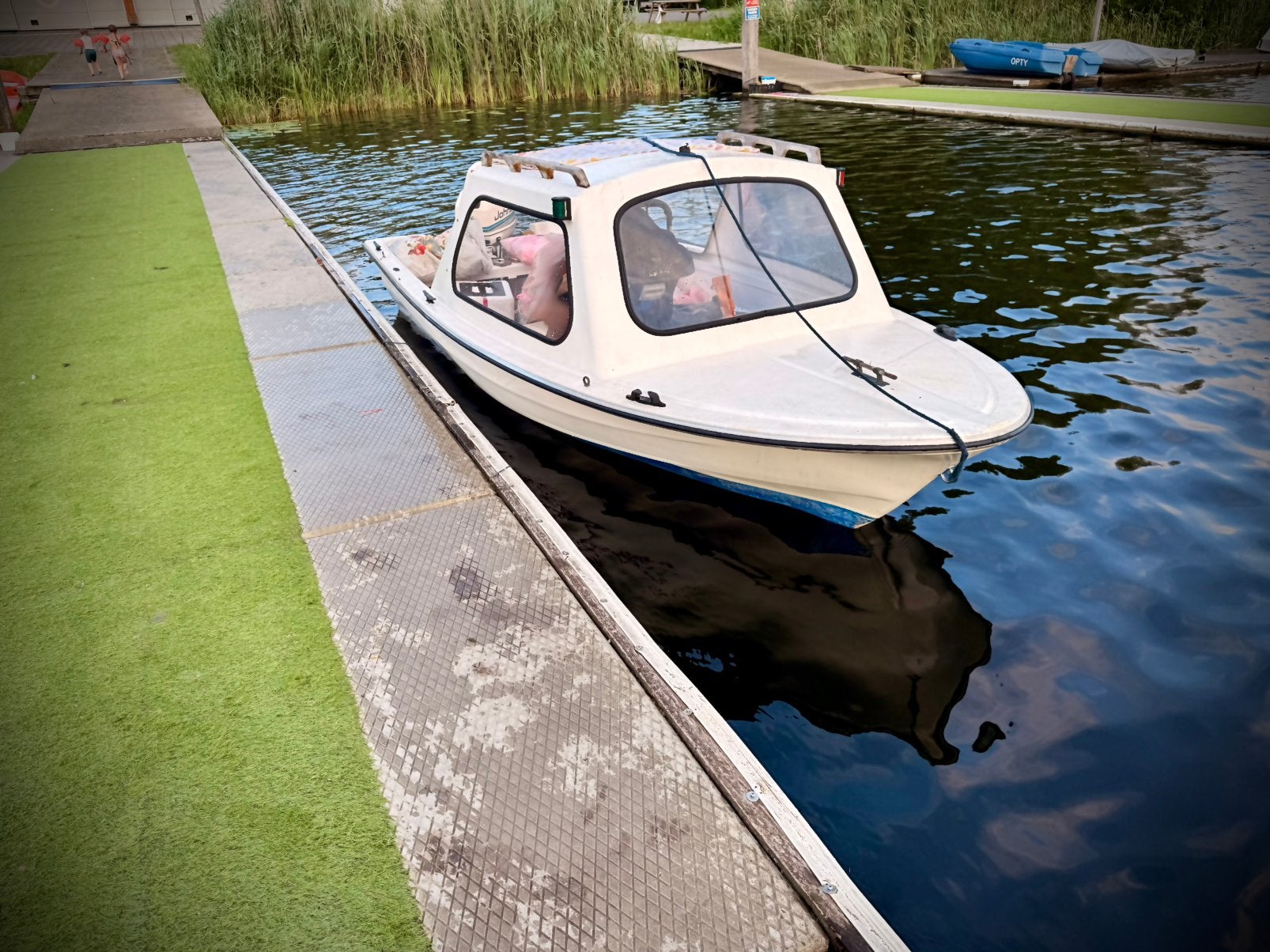 Leuke Kajuitboot 4,80 meter met 8 PK 4-takt en trailer!, 8 pk, Gebruikt, Kajuitboot, Buitenboordmotor