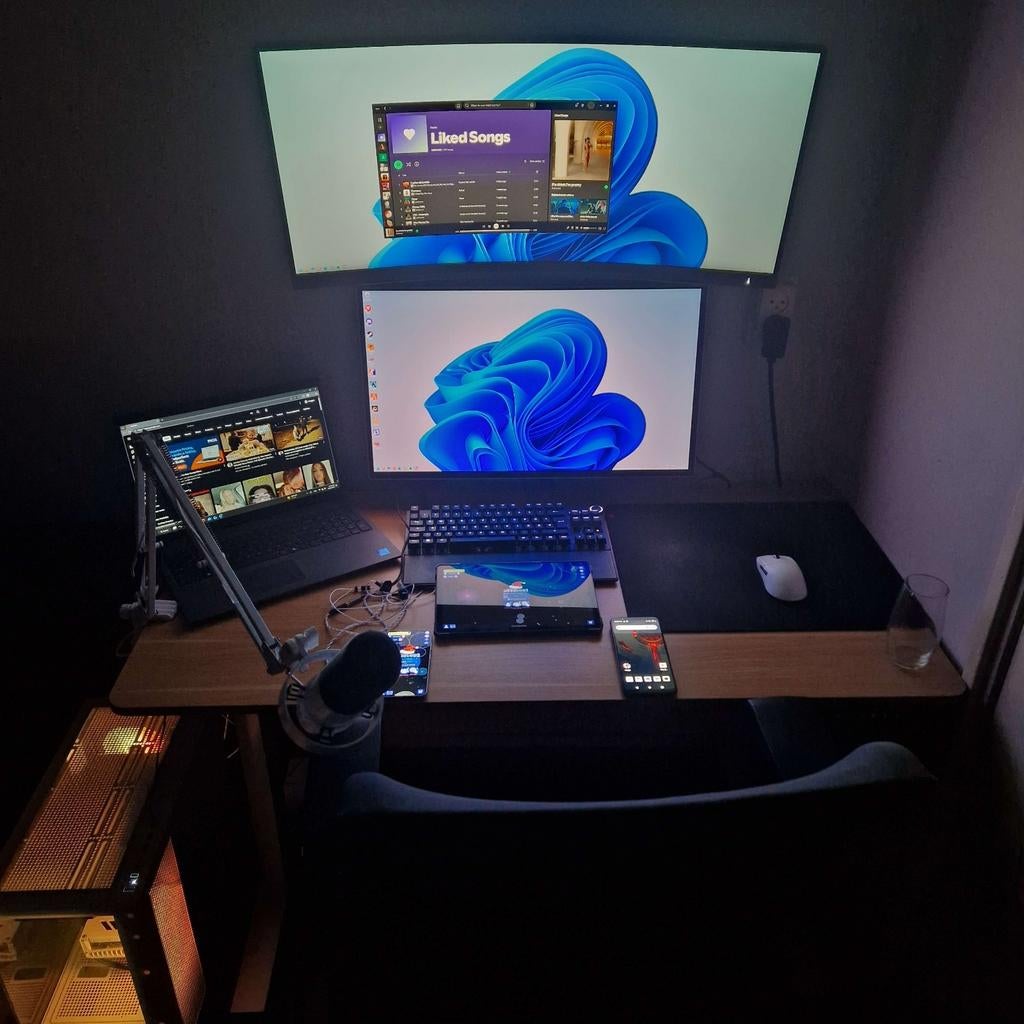 High-End Gaming Setup (9800x3d, 7900XT 20GB, 360hz OLED), Met monitor, 32 GB, Virtual Reality, Ryzen 7 9800X3D